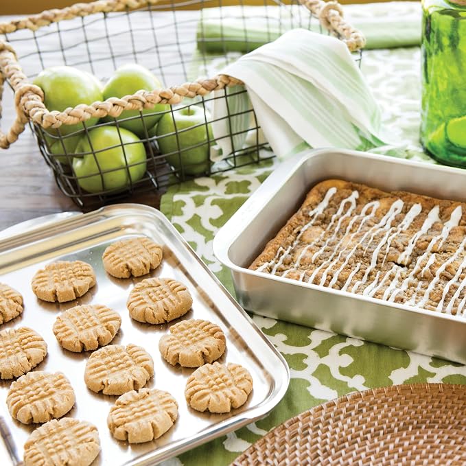 Nordic Ware Classic Metal 9x13 Covered Cake Pan - Image 2